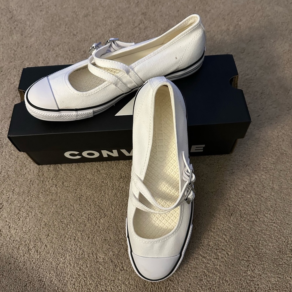 Converse Dainty Mary Jane Slip Wmns Size 9
